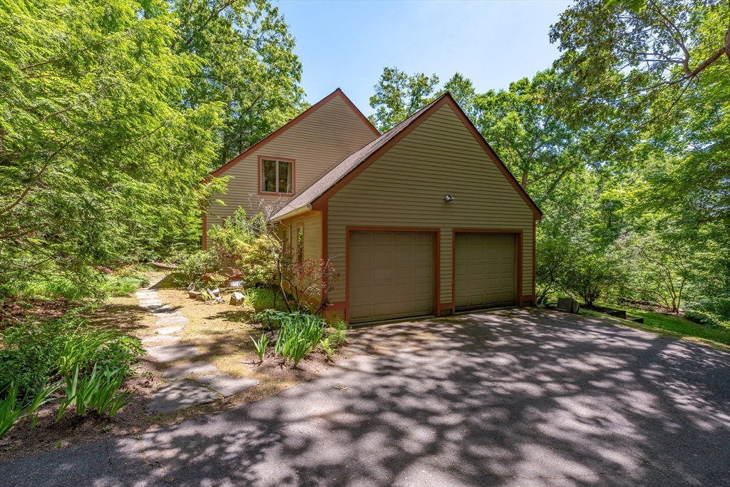 71 Morgan Circle Amherst, MA 01002 - Photo 34 of 42