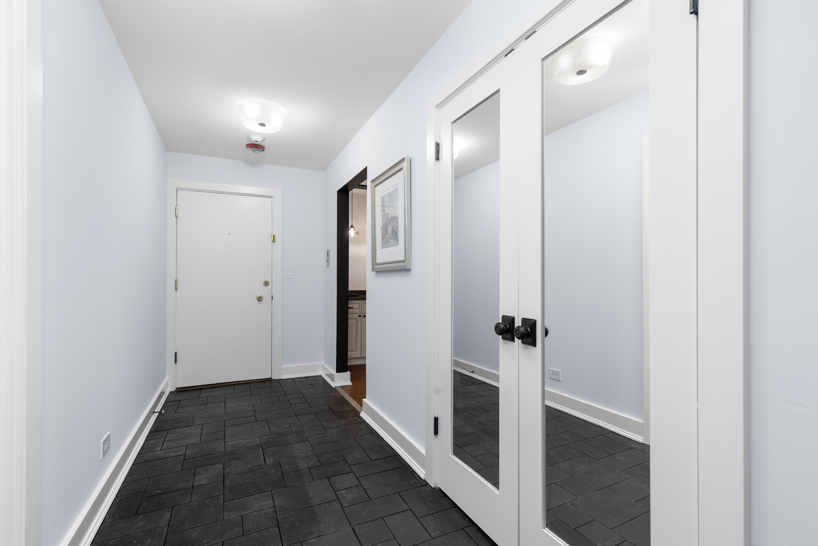 2300 Windsor Mall, Unit 2E Park Ridge, IL 60068 - Photo 5 of 27 a view of a hallway