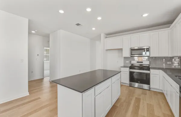 $289,103 | 100 Eagle Valley Drive, Elgin, TX 78621