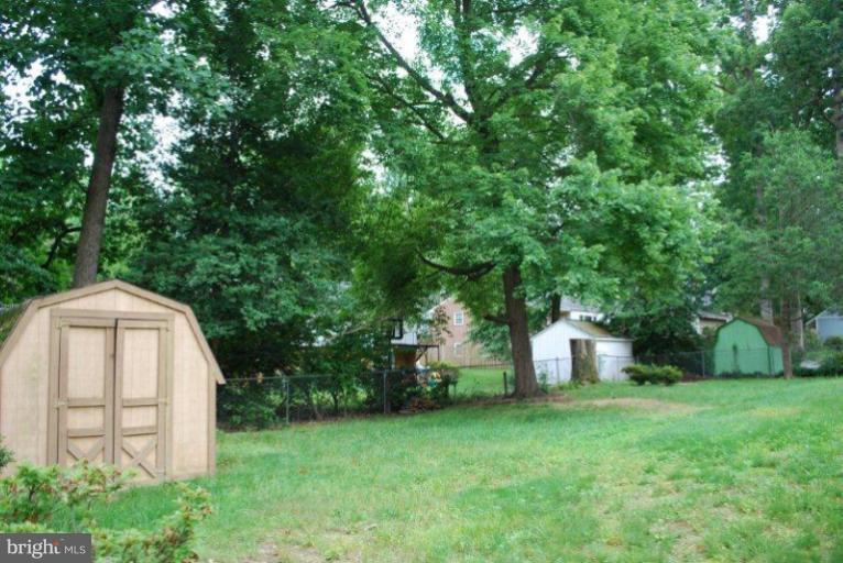 15909 Bond Mill Road Laurel, MD 20707 - Photo 22 of 30 Exterior (Rear)