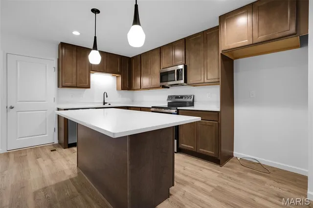 $299,912 | 439 Sunset Hollow Drive, Wentzville, MO 63385