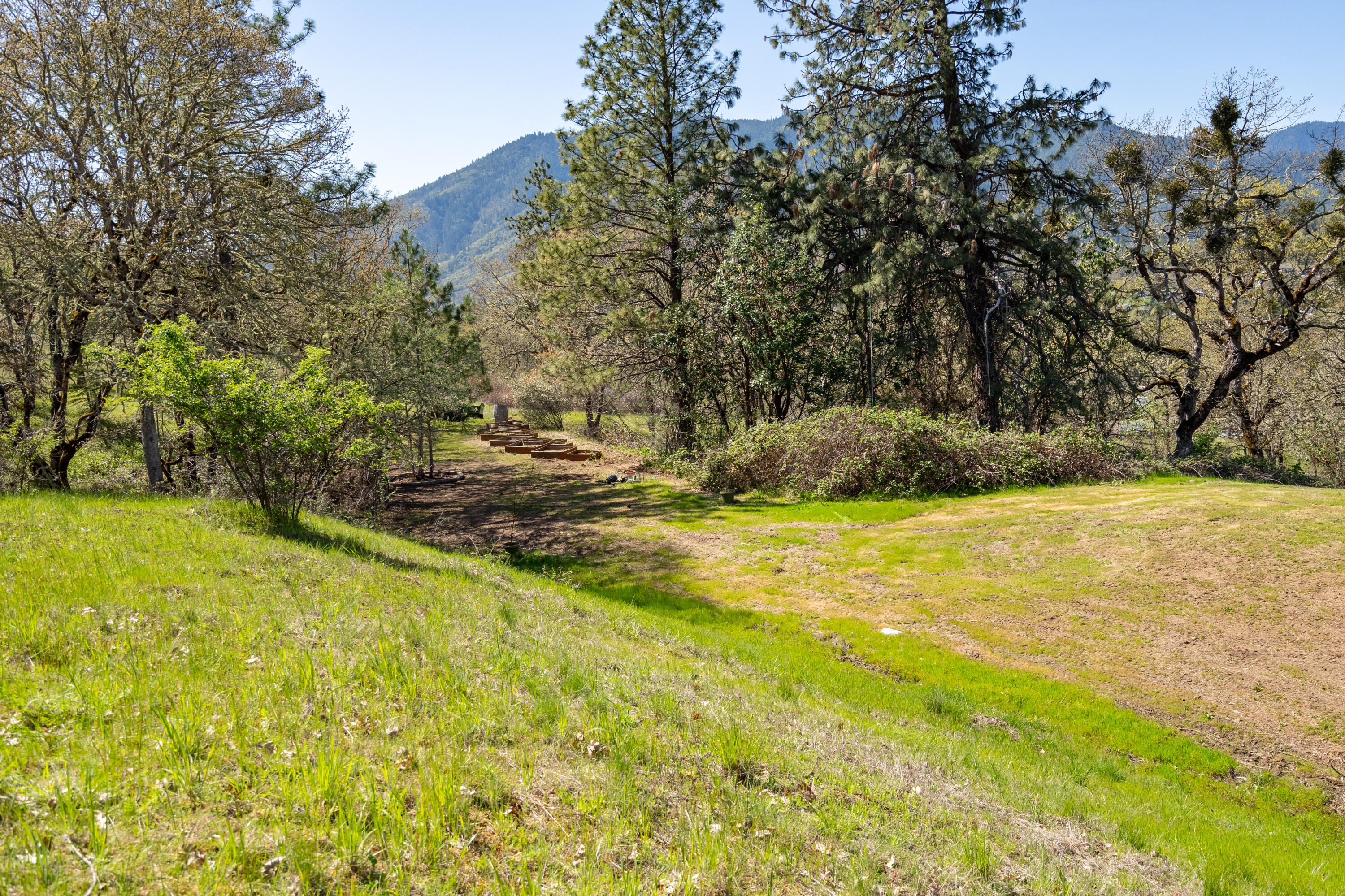 606 Wards Creek Road Rogue River, OR 97537 - Photo 58 of 73 DSC01086-HDR