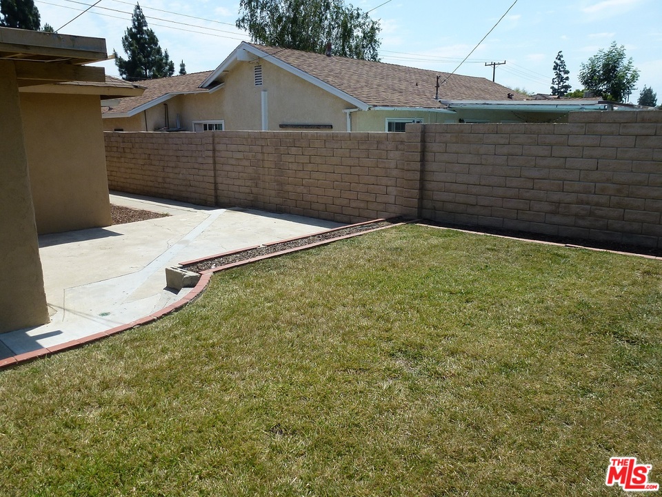 2163 Fitzgerald Road Simi Valley, CA 93065 - Photo 13 of 14 Gallery Image 13