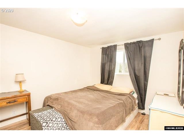 869 54th Place Springfield, OR 97478 - Photo 11 of 31