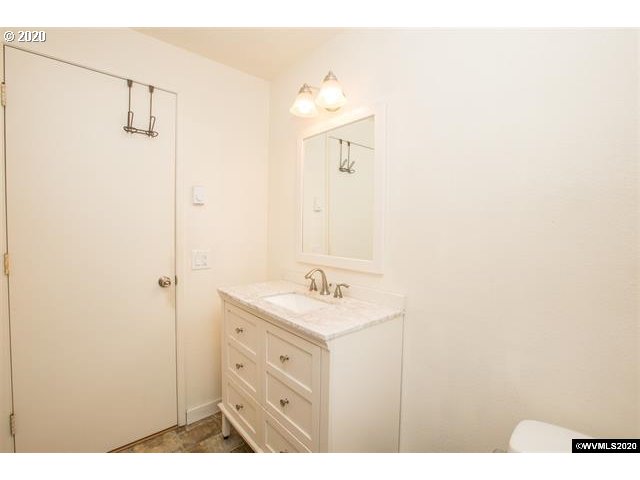 869 54th Place Springfield, OR 97478 - Photo 14 of 31