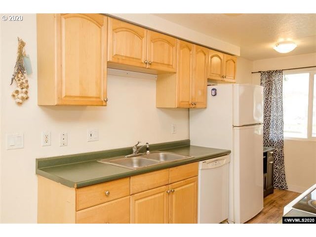 869 54th Place Springfield, OR 97478 - Photo 5 of 31
