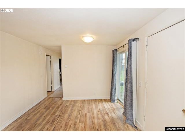 869 54th Place Springfield, OR 97478 - Photo 10 of 31