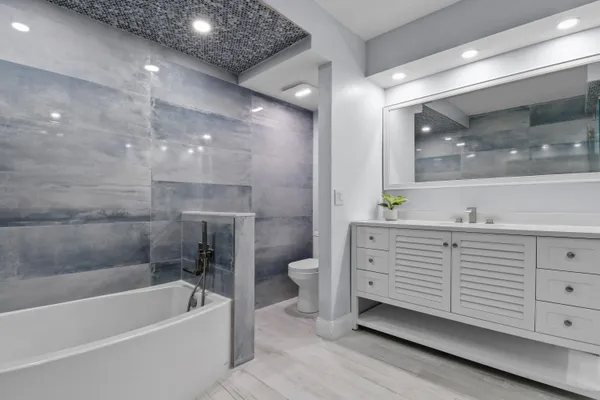 $8,500 | 3546 South Ocean Boulevard, Unit 420, South Palm Beach, FL 33480
