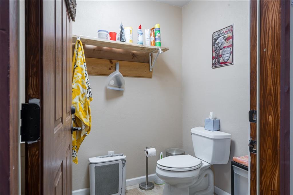 415 Kestrel Rdg Circle Murphy, NC 28906 - Photo 23 of 104 a bathroom with a toilet and a sink