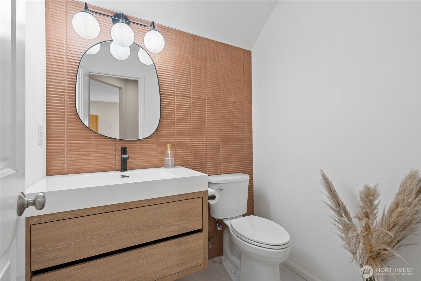 16850 164th Way Southeast Renton, WA 98058 - Photo 12 of 36 Gallery Image 12