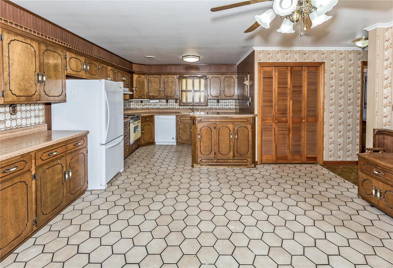 448 Ohio Avenue South Roxana, IL 62087 - Photo 14 of 46 Gallery Image 14