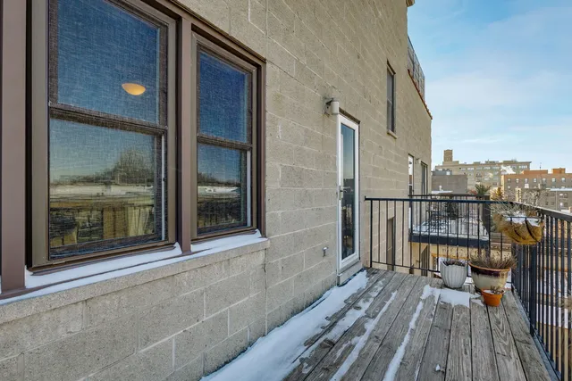 $685,000 | 3418 North Ashland Avenue, Unit 4N, Chicago, IL 60657