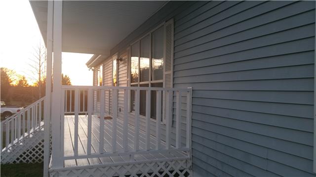 3112 Old New Cut Road Springfield, TN 37172 - Photo 3 of 11 ROCKING CHAIR FRONT PORCH