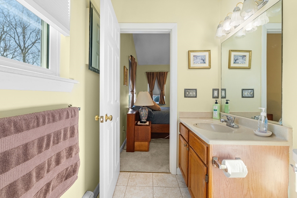 69 Santoro Road Worcester, MA 01606 - Photo 17 of 40