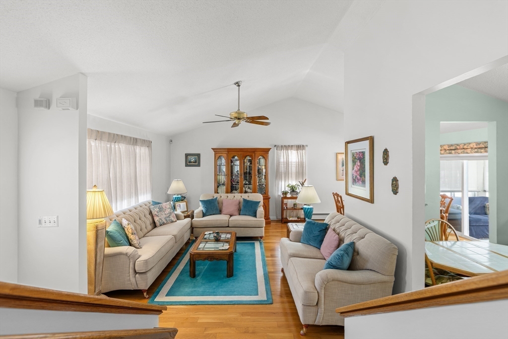 69 Santoro Road Worcester, MA 01606 - Photo 3 of 40