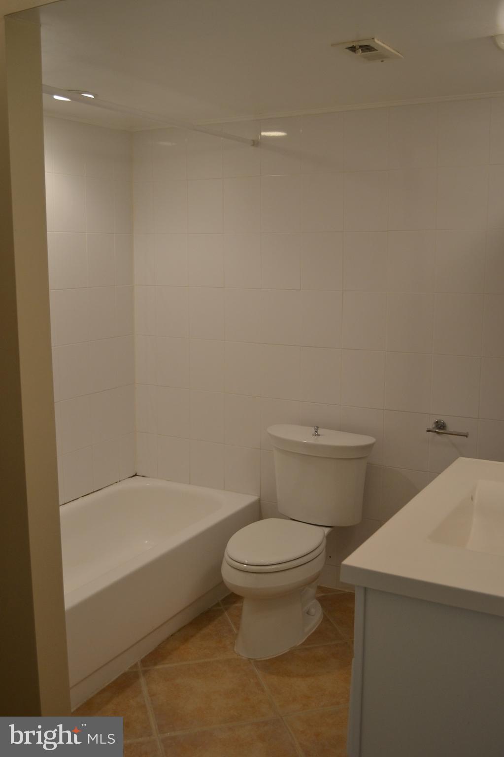 2010 Colts Neck Road, Unit 12B Reston, VA 20191 - Photo 14 of 15 Bedroom