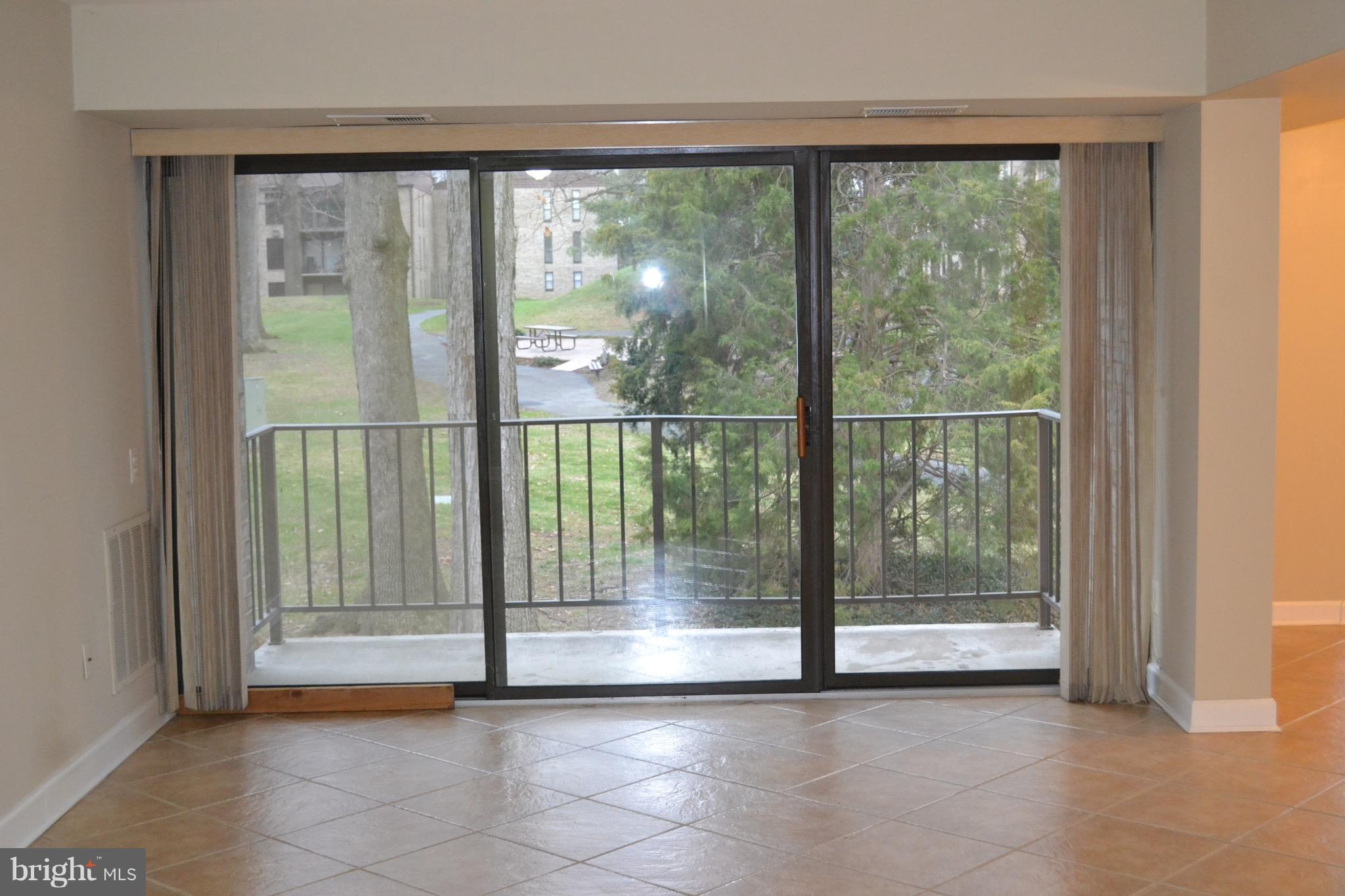 2010 Colts Neck Road, Unit 12B Reston, VA 20191 - Photo 6 of 15 Family Room