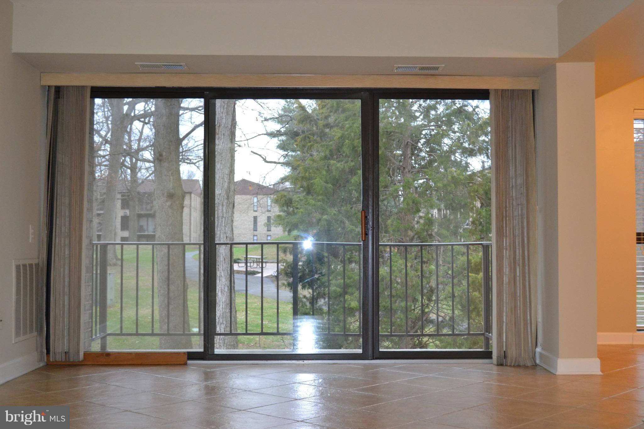 2010 Colts Neck Road, Unit 12B Reston, VA 20191 - Photo 7 of 15 Family Room