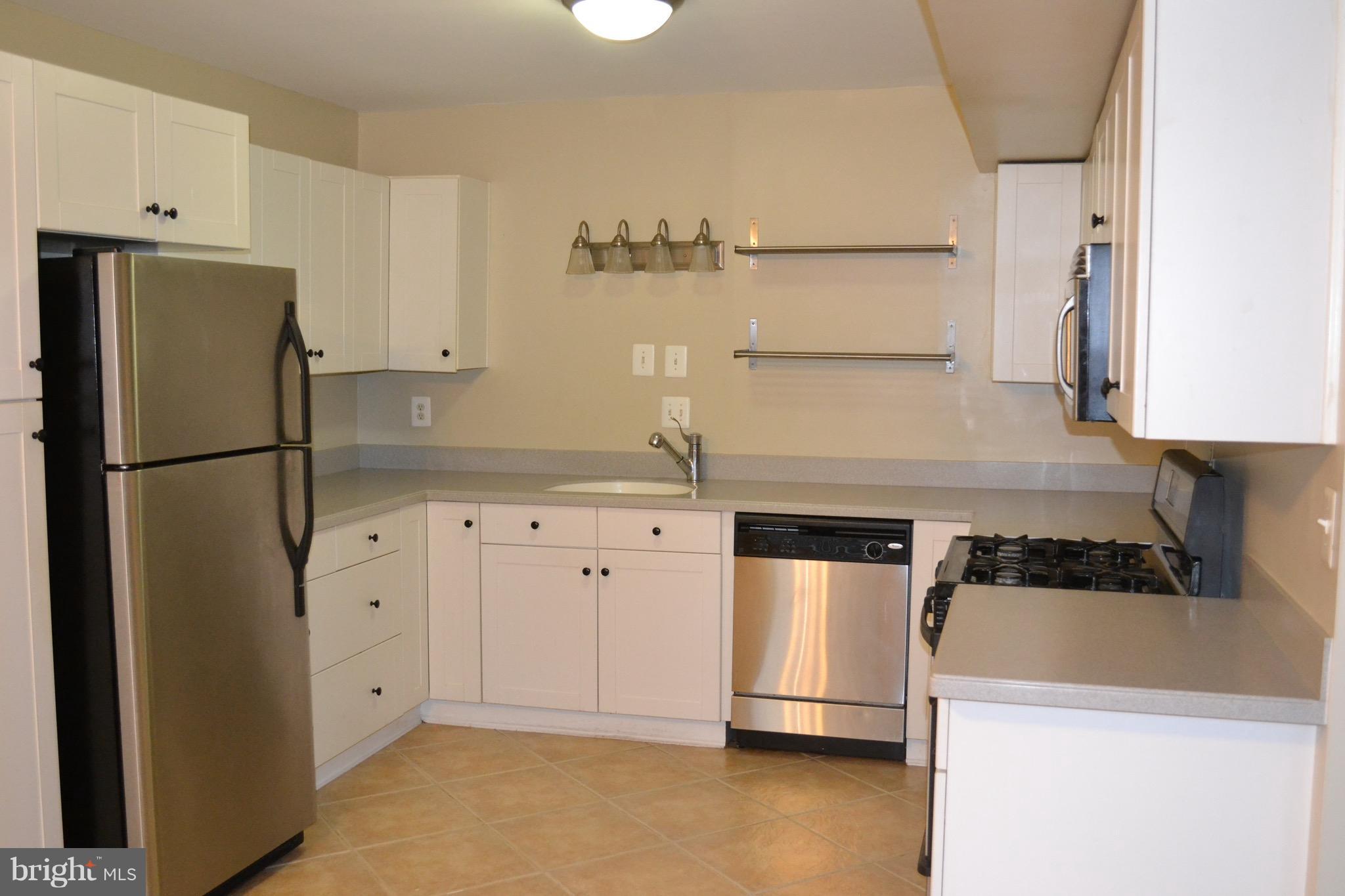 2010 Colts Neck Road, Unit 12B Reston, VA 20191 - Photo 8 of 15 Kitchen