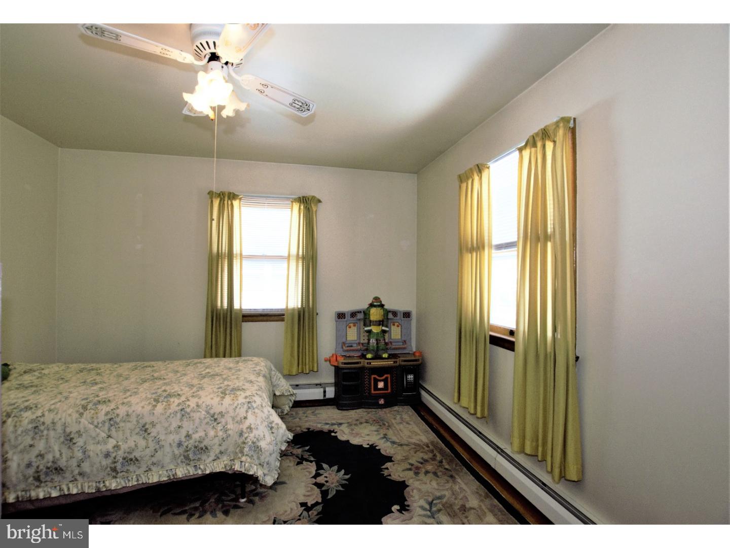 906 Tower Road Bristol, PA 19007 - Photo 17 of 20 Gallery Image 17