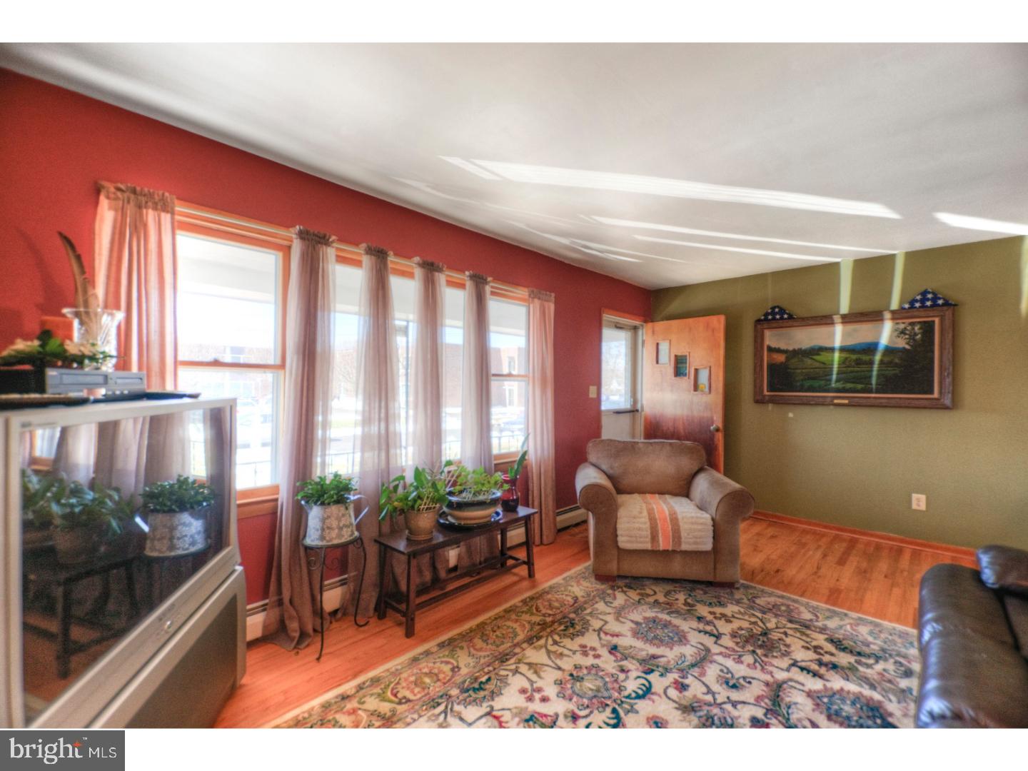 906 Tower Road Bristol, PA 19007 - Photo 4 of 20 Gallery Image 4