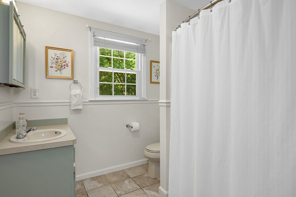 207 Trout Brook Road Dracut, MA 01826 - Photo 22 of 42