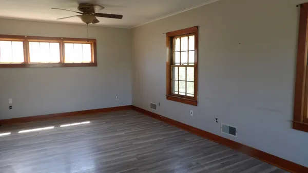 $49,900 | 606 Bohn Street, Rosiclare, IL 62982