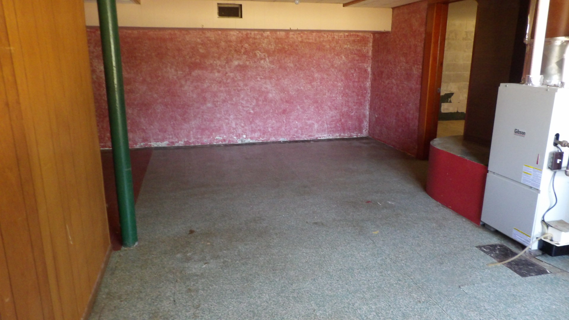 606 Bohn Street Rosiclare, IL 62982 - Photo 5 of 12 a view of basement
