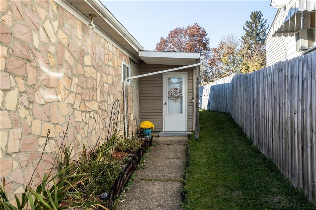 2625 Reiter Road Pittsburgh, PA 15235 - Photo 3 of 30 Gallery Image 3