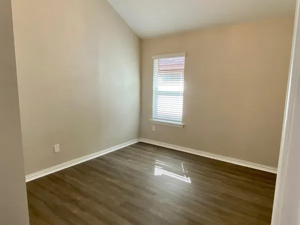 $2,700 | 1813 Glen Aerie Drive, Corinth, TX 76210