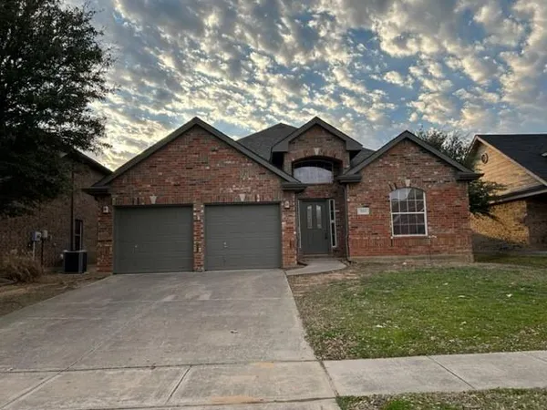 $2,700 | 1813 Glen Aerie Drive, Corinth, TX 76210