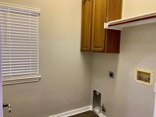 $2,700 | 1813 Glen Aerie Drive, Corinth, TX 76210