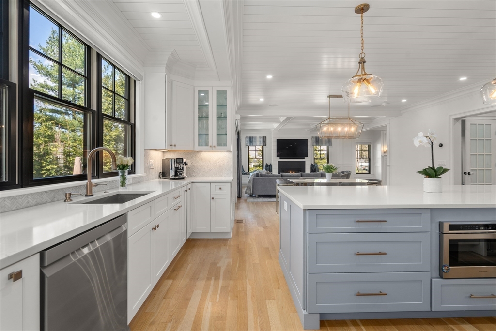 7 Massasoit Road Wellesley, MA 02481 - Photo 5 of 42