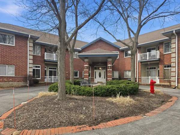 $329,900 | 18125 Wisconsin Avenue, Unit 203, Brookfield, WI 53045