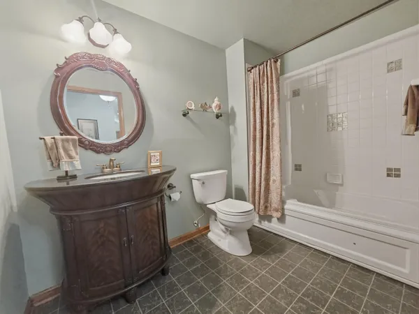 $329,900 | 18125 Wisconsin Avenue, Unit 203, Brookfield, WI 53045