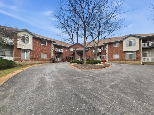$329,900 | 18125 Wisconsin Avenue, Unit 203, Brookfield, WI 53045