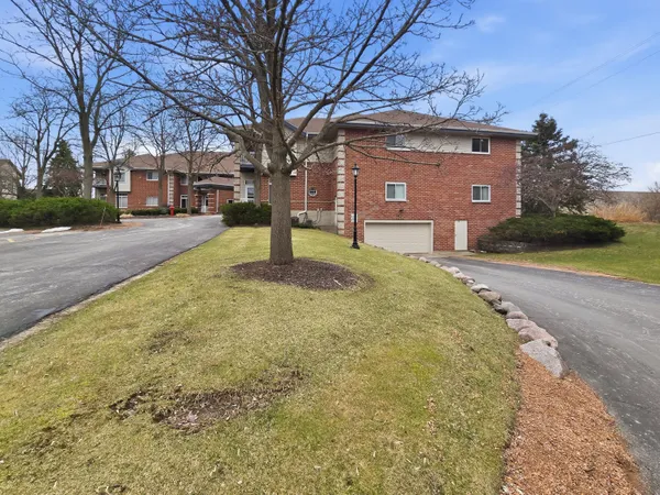 $329,900 | 18125 Wisconsin Avenue, Unit 203, Brookfield, WI 53045