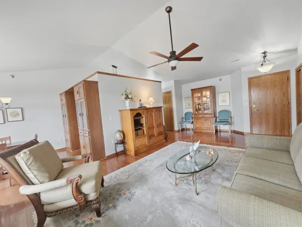 $329,900 | 18125 Wisconsin Avenue, Unit 203, Brookfield, WI 53045