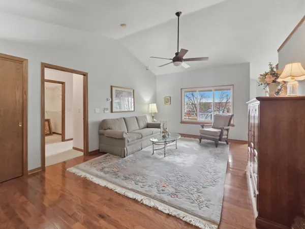 $329,900 | 18125 Wisconsin Avenue, Unit 203, Brookfield, WI 53045