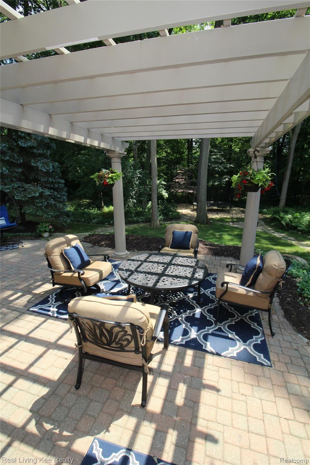 1081 Chesapeake Rochester, MI 48307 - Photo 6 of 80 IMG_5553.jpg