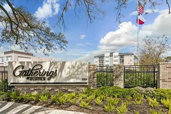 $2,590 | 6804 Westview Drive, Unit 2307, Houston, TX 77055