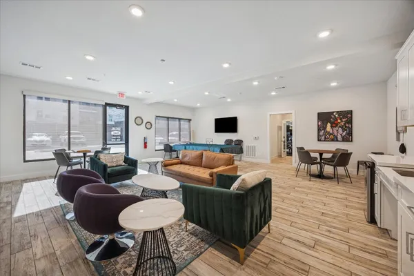 $2,700 | 6804 Westview Drive, Unit 2307, Houston, TX 77055