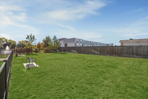 $2,700 | 6804 Westview Drive, Unit 2307, Houston, TX 77055