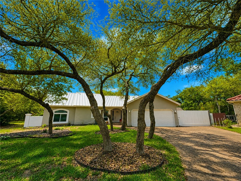 610 Bent Tree Street Rockport, TX 78382 - Photo 2 of 33