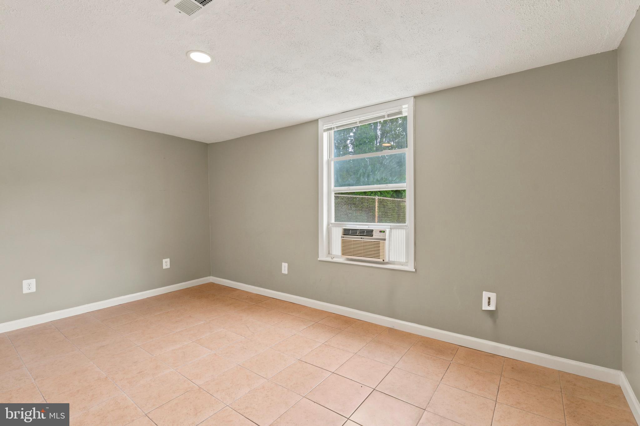 1132 Security Road Hagerstown, MD 21742 - Photo 23 of 33