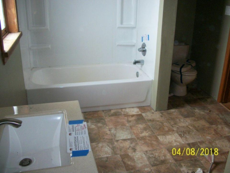 27765 Longnecker Road Mendon, MI 49072 - Photo 4 of 9 27765LongNecBath