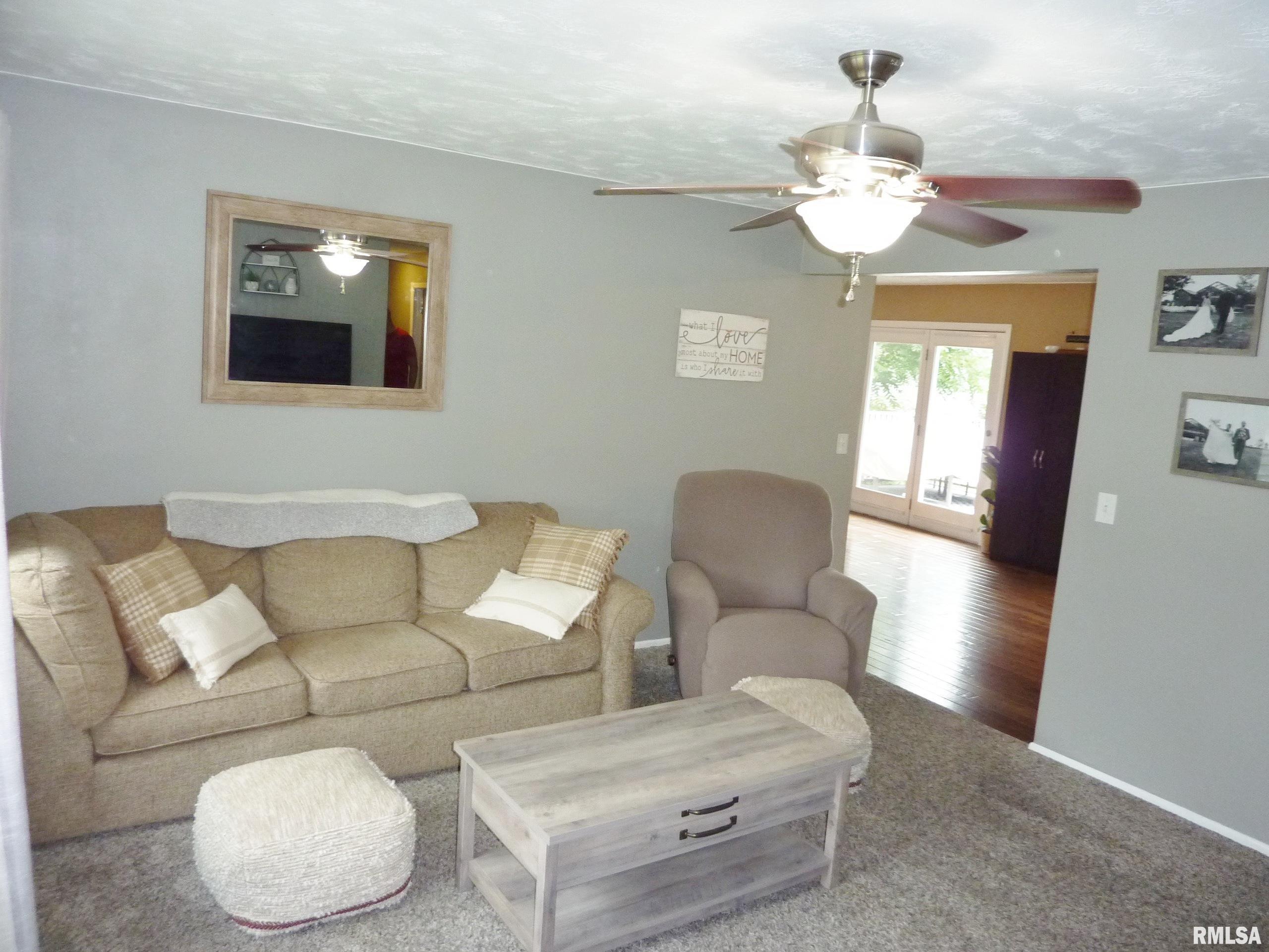 212 West Spring Street Eldridge, IA 52748 - Photo 3 of 23 Gallery Image 3