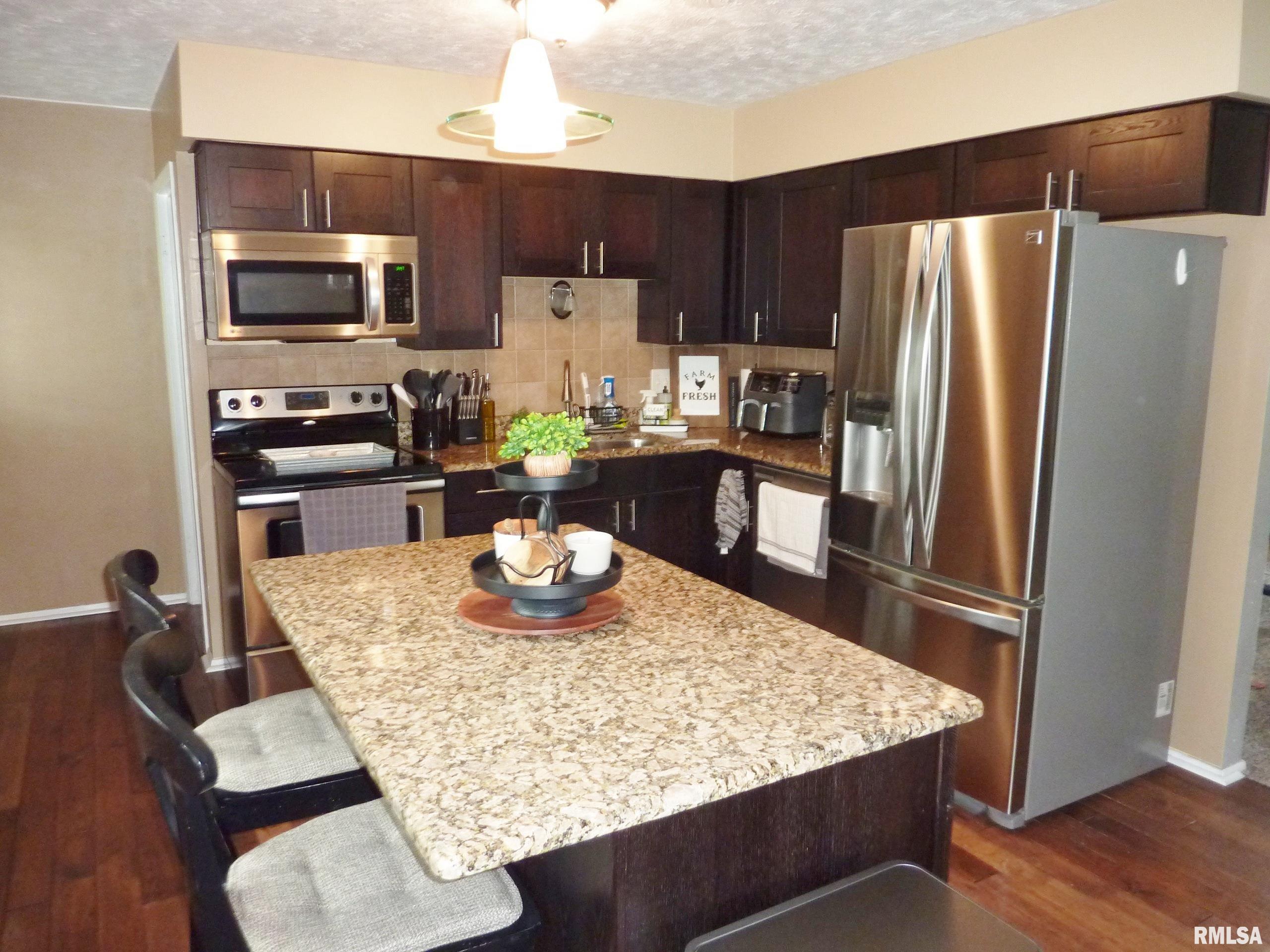 212 West Spring Street Eldridge, IA 52748 - Photo 7 of 23 Gallery Image 7