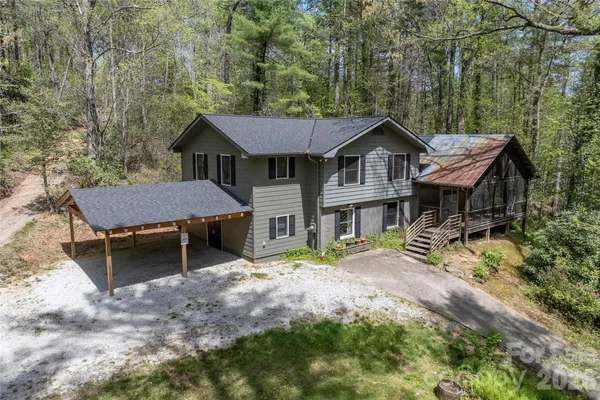 $550,000 | 138 Stillwagon Lane, Cedar Mountain, NC 28718