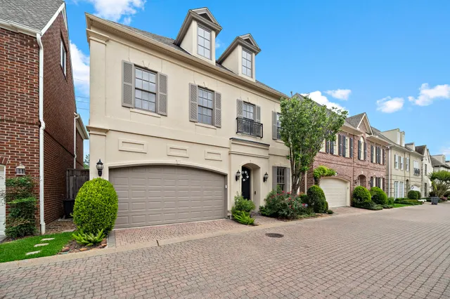 $834,000 | 1229 Ripple Creek Drive, Houston, TX 77057